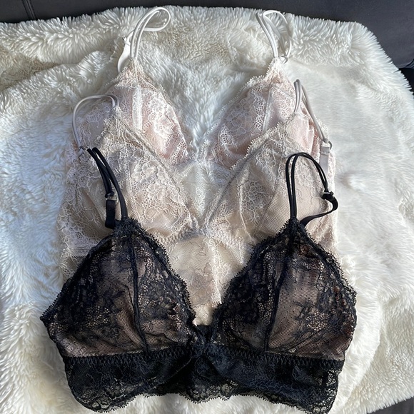 Bundle of 3 Abercrombie lace bralettes - Picture 1 of 9